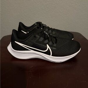 Size 6.5 - Nike Air Zoom Pegasus 38 Black White